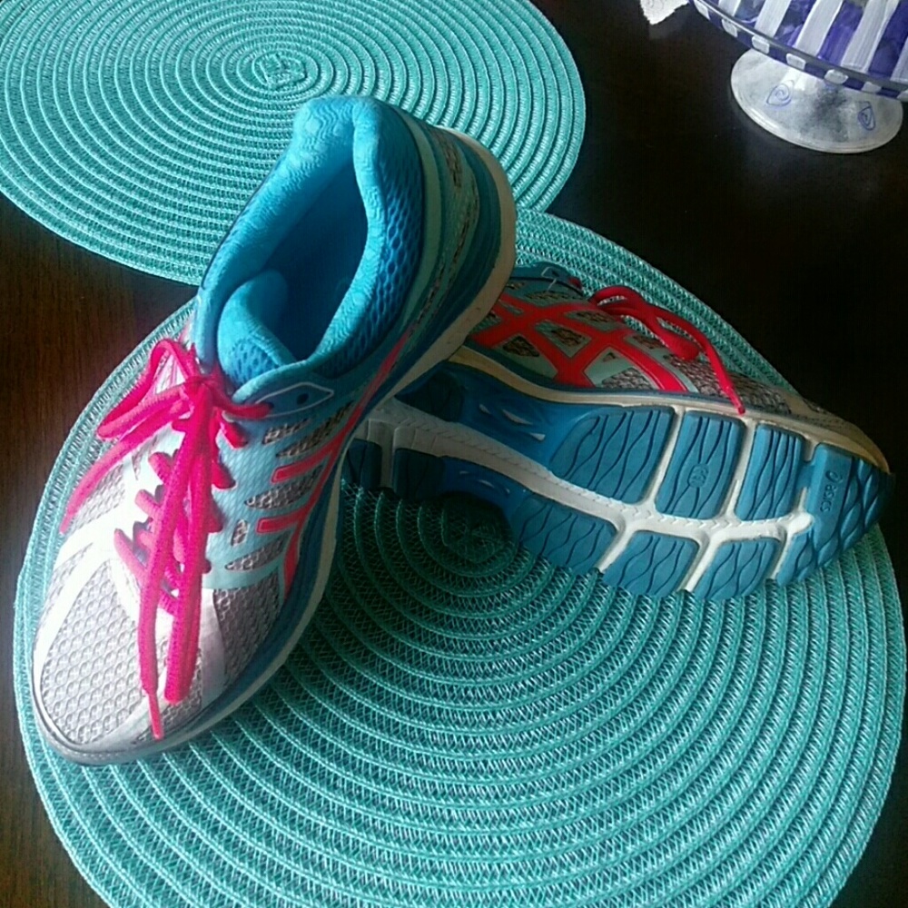 Asics - Picture 2 of 3